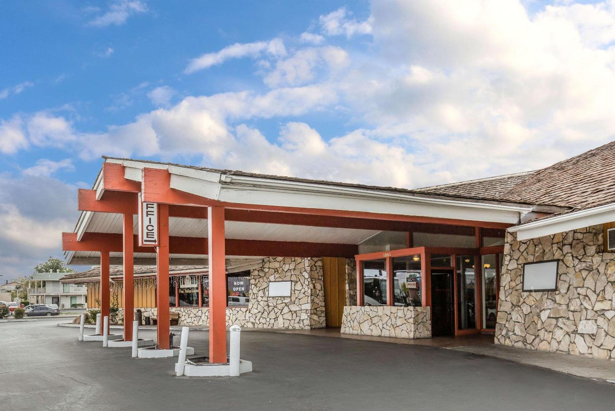 Econo Lodge Near Reno-Sparks Convention Center Exterior photo
